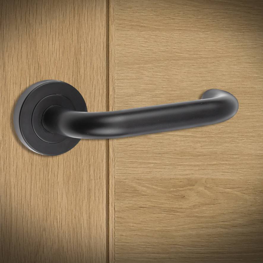 Curone Bathroom Internal Door Handle Pack Matt Black With 75mm Latch
