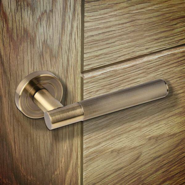 Oglio Door Handle Bathroom Pack with lock and 65mm Latch